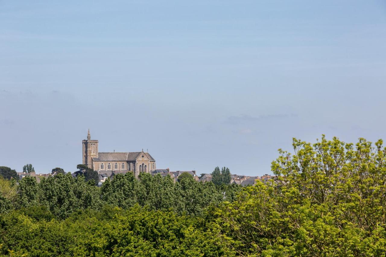 La Metairie-Du-Vauhariot - Vue Mer Et Mont Saint Michel - Piscine Chauffee - Acces Gr34 Канкал Екстериор снимка